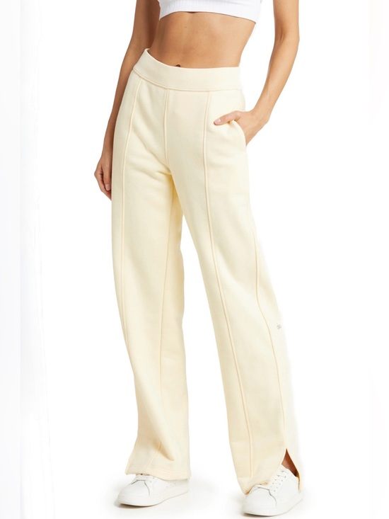ALO Yoga Pants - ALO Yoga Straight Leg Sweatpants in French Vanilla S